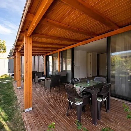 Vakantiehuis Lisa - Huzur Ve Sakinlik Sunan Ortak Havuzlu Ev