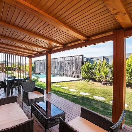 Lisa - Huzur Ve Sakinlik Sunan Ortak Havuzlu Ev Hébergement de vacances